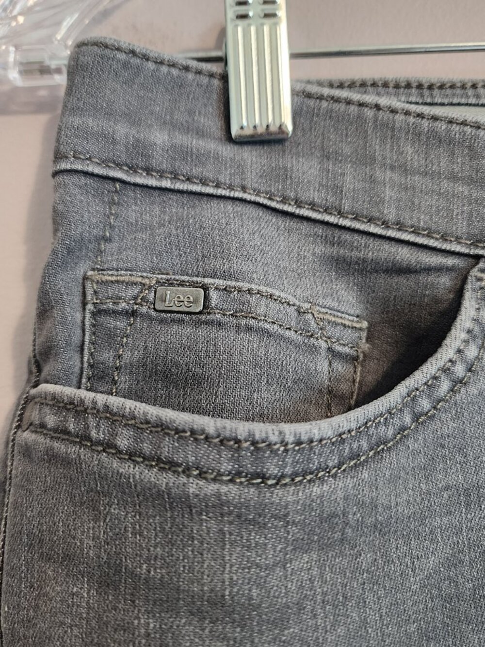 2/$25 Lee Regular Fit Straight Leg Gray Mid Rise Jeans Size 6 Short Petite - Picture 5 of 11